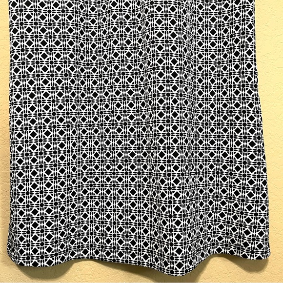 T by Talbots Drawstring Waist Short Sleeve Geometric
Print Maxi Dress - Picture 5 of 13